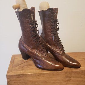 Rare vintage leather boots!